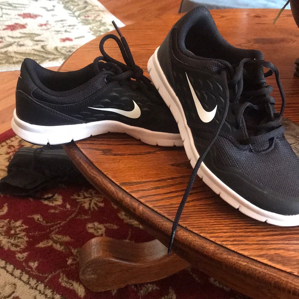 BRAND NEW nike shoes!